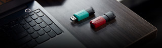KINGSTON Pendrive 128GB, DT Exodia M USB 3.2 Gen 1 (fekete-piros) PC